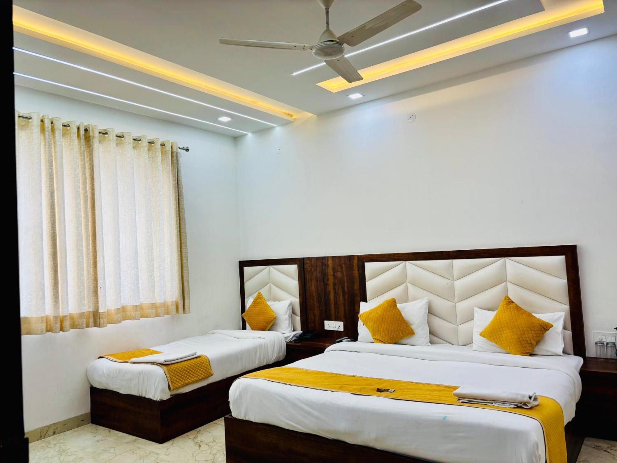 Hotel Ganga Palace -